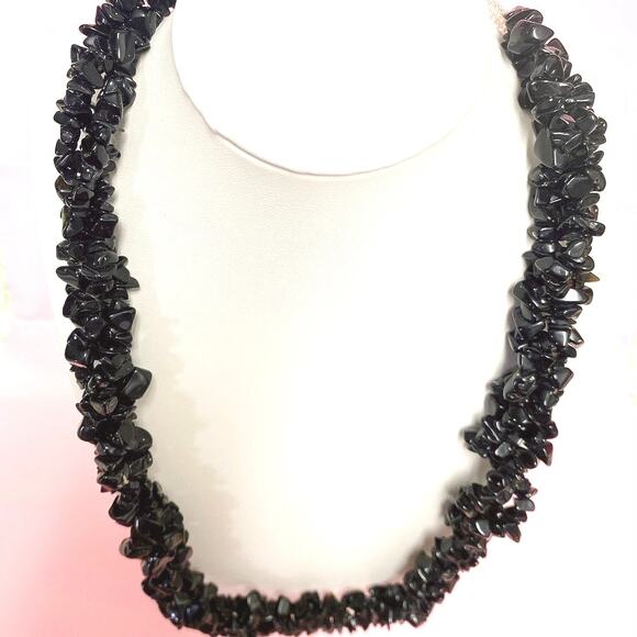 Vintage Three-Strand Twisted Black Onyx Chips Necklace | 1980 - Picture 2 of 4